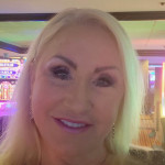 Dee - Psychics - Love and Relationships - Psychic Mediums - Tarot Readings - Otherworld Connections